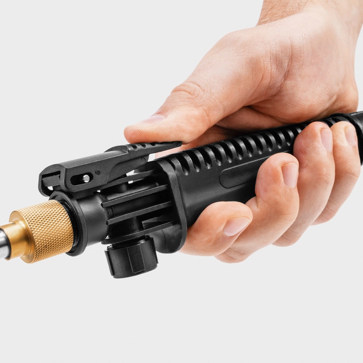 easy working with the adjustable handle for the Battery Pressure sprayer