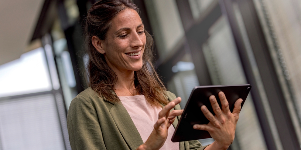 small Connected Cleaning manager tablet portrait oth 01 CI 25 150 DPI
