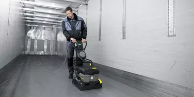 small trailer system cleaning step 3 br 40 app 2 ci1 406x203