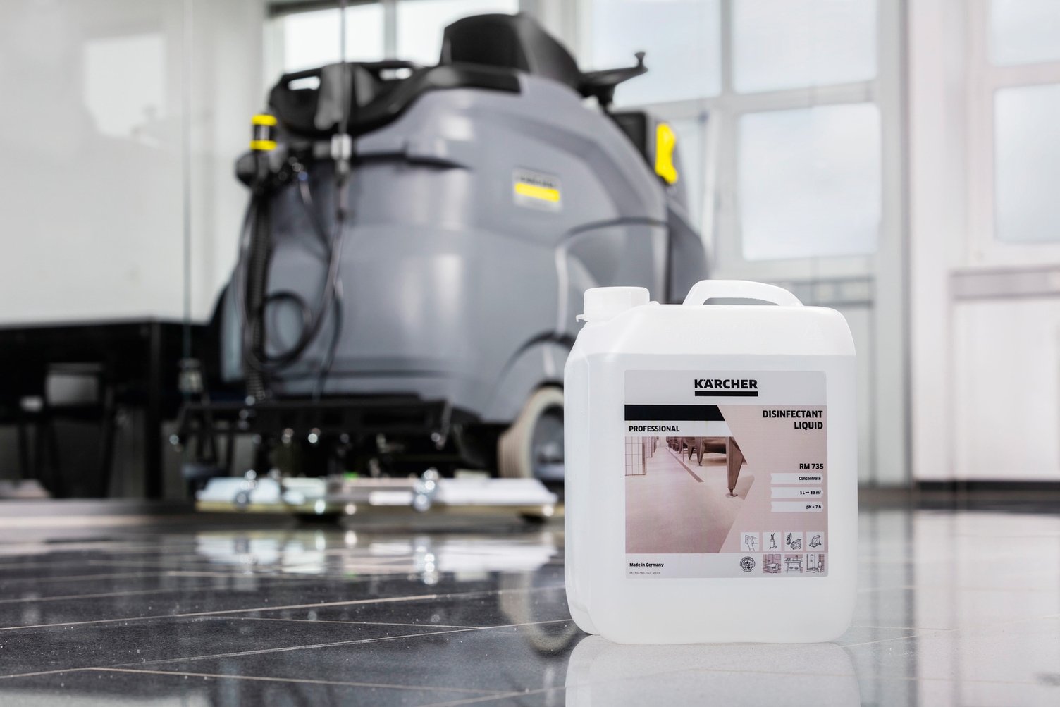 Kärcher scrubber dryer with chemical cleaning agent