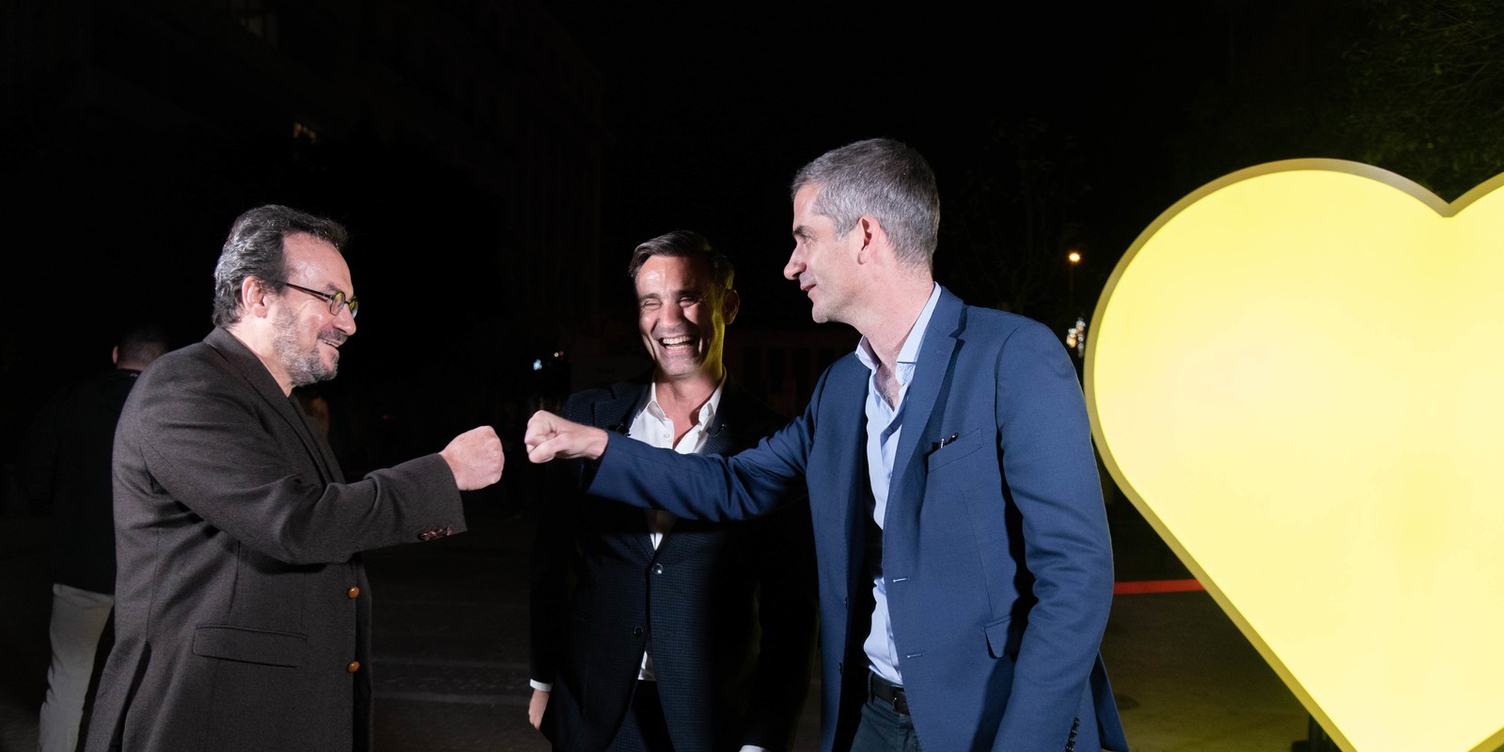 fistbump