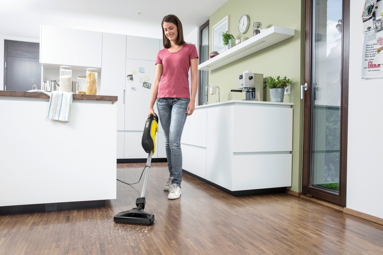 Cleaning parquet and laminate with the Kärcher vacuum cleaner