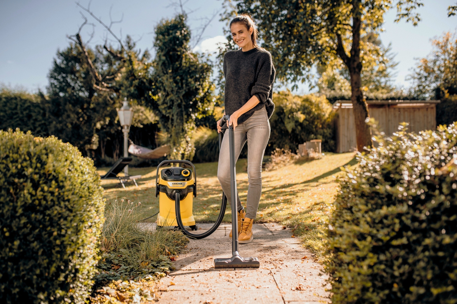 Wet and dry vacuum cleaners, floor nozzle