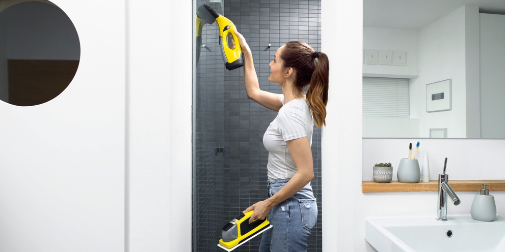 Cleaning the bathtub and shower Kärcher tips for cleaning the bathtub and shower