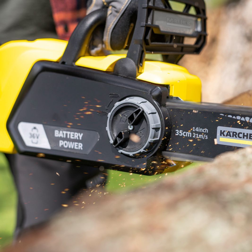 Automatic chain lubrication