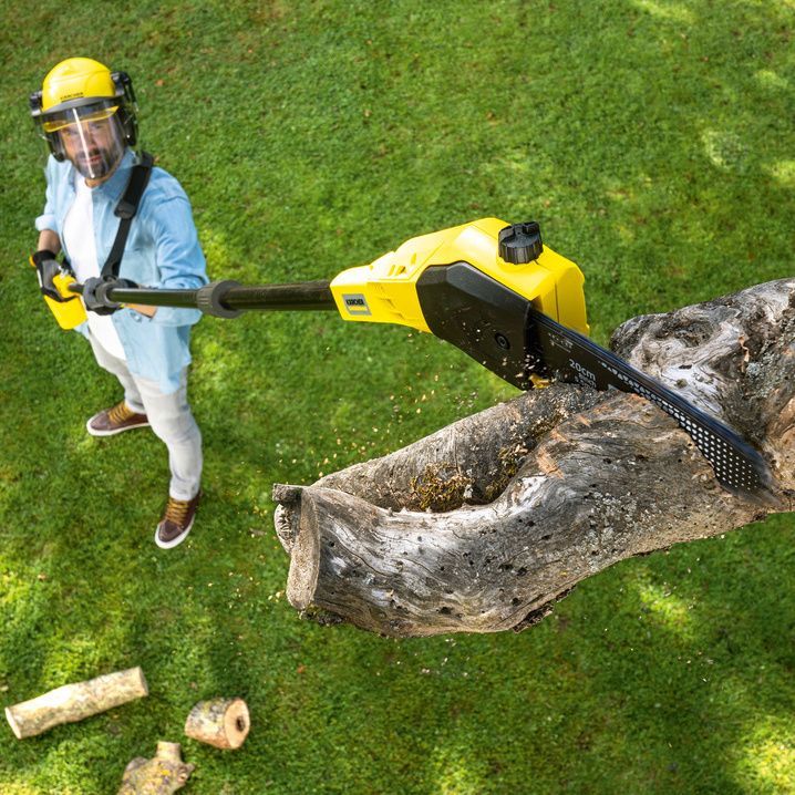 Automatic lubrication pole saw