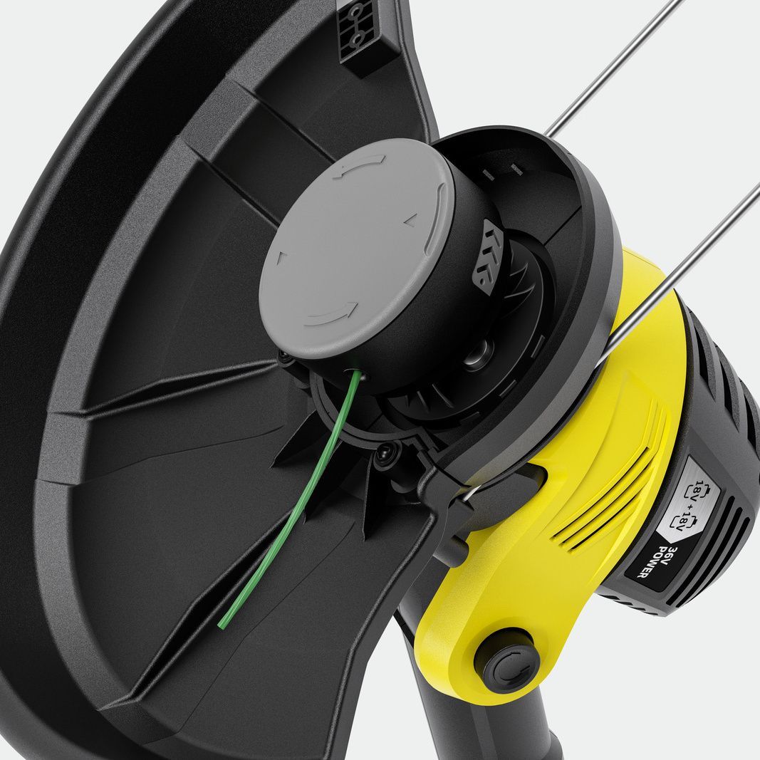 Automatic adjustment of the nylon trimmer thread The Kärcher battery lawn trimmer from below with visible nylon thread