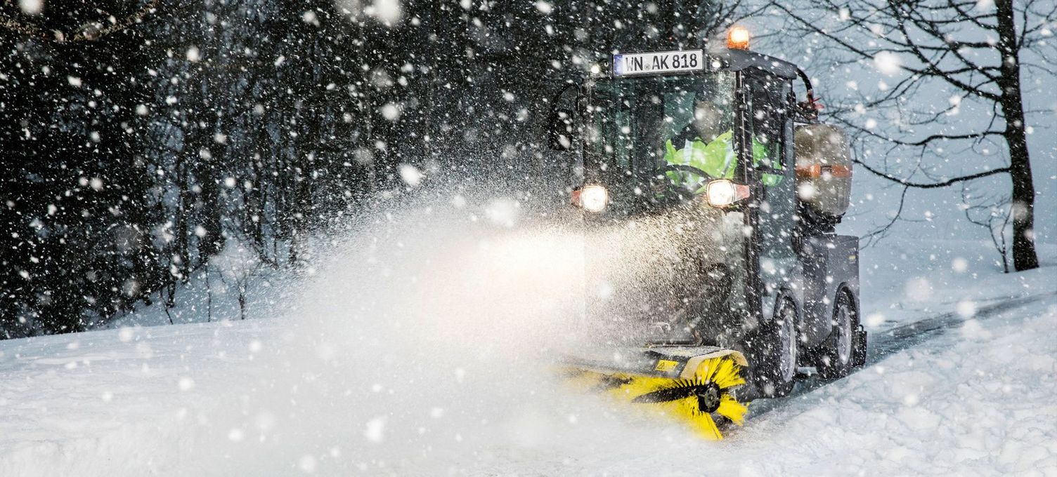 MIC 42 clearing away snow MIC 42 clearing away snow