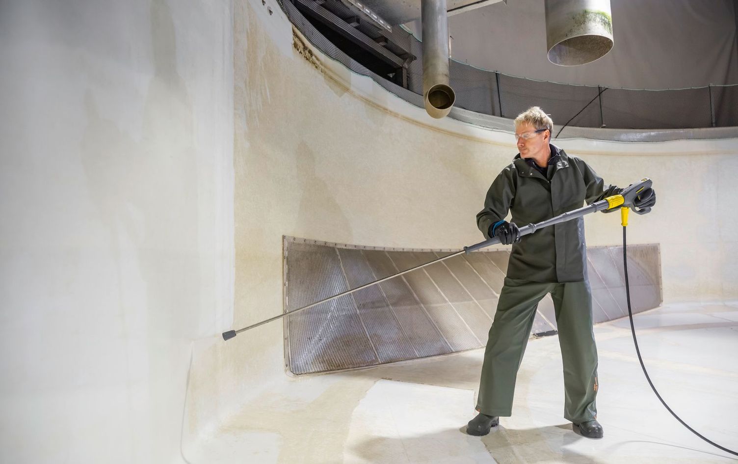 Indoor recirculating aquaculture system Indoor recirculating aquaculture system