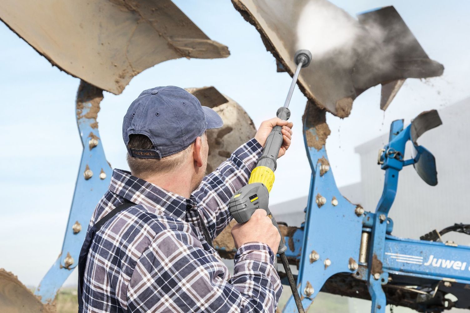 Cleaning attachments with high pressure