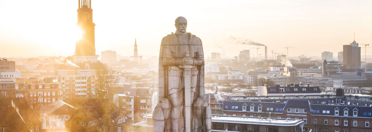 Cleaning and restoration of a statue