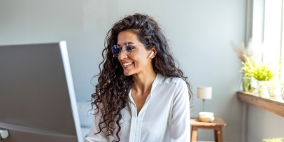 Image | Stock People Laptop 406x203