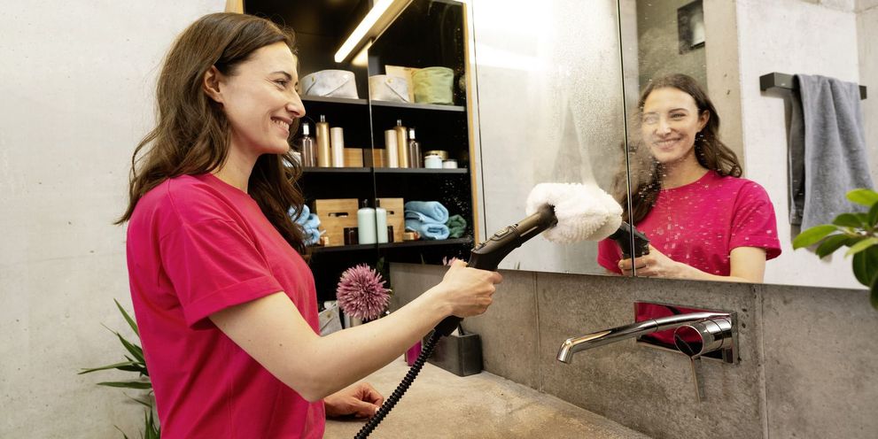 Cleaning mirrors Tips on cleaning mirrors with a Kärcher device