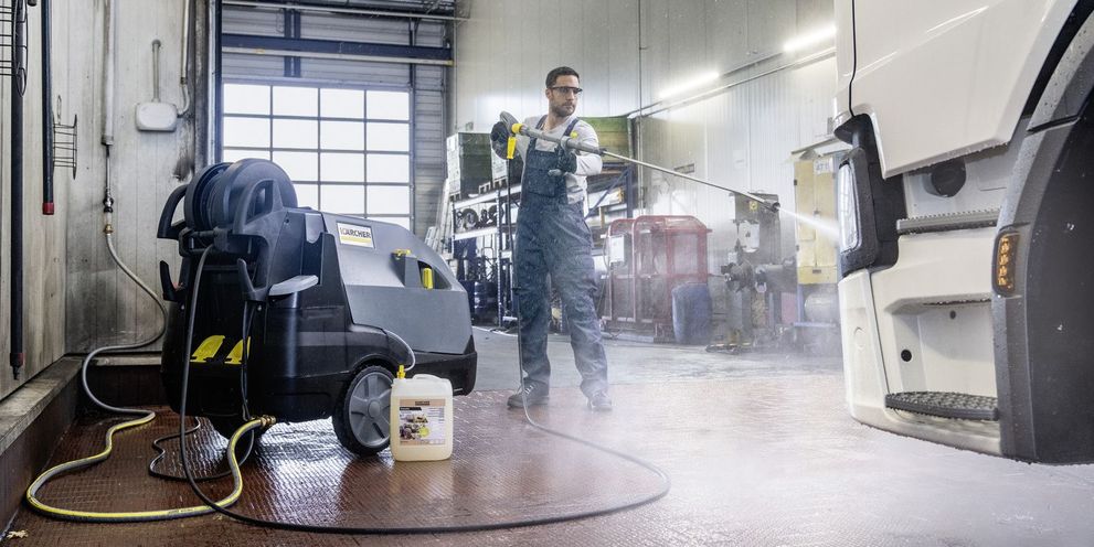 HDS Super Class for car and commercial vehicle workshops Kärcher HDS Super Class for car and commercial vehicle workshops