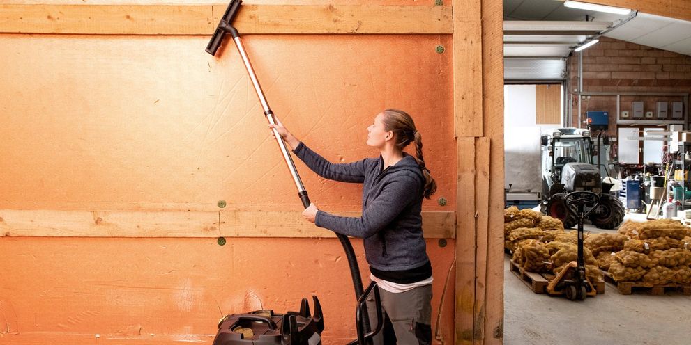 Industrial vacuum cleaners with wide suction nozzles Kärcher Industrial vacuum cleaners with wide suction nozzles