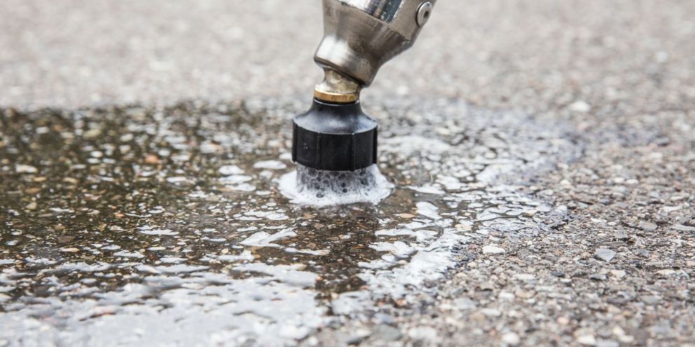 Detail of chewing gum removal