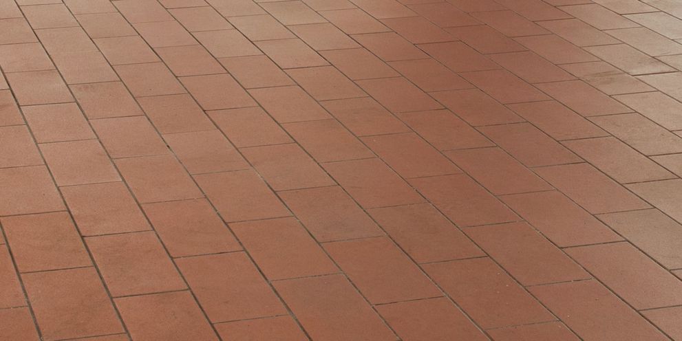 Cleaning ceramic tiles Cleaning ceramic tiles