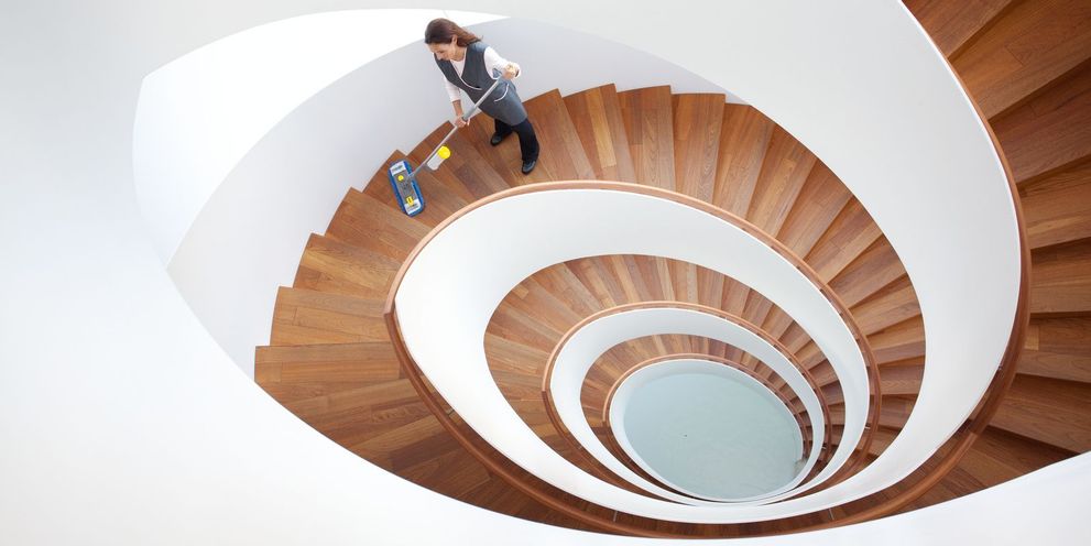 Manual stairwell cleaning Manual stairwell cleaning