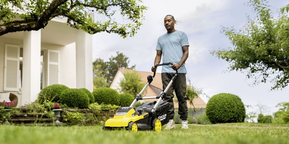 Kärcher tips: Mowing the lawn
