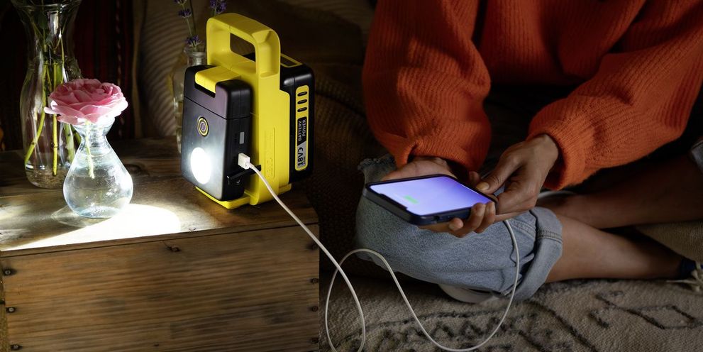 Battery Lamp Power Bank Function Power bank function of the Kärcher battery lamp