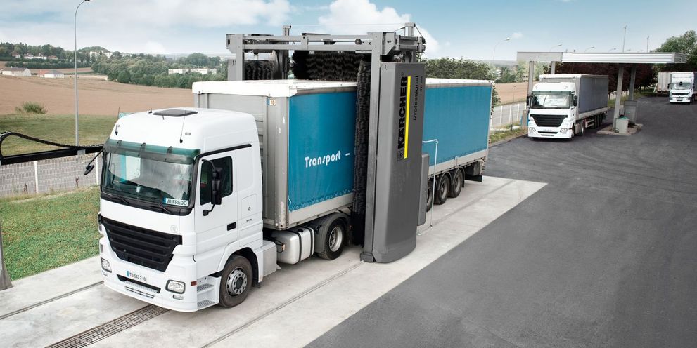 Cleaning commercial vehicles Cleaning commercial vehicles