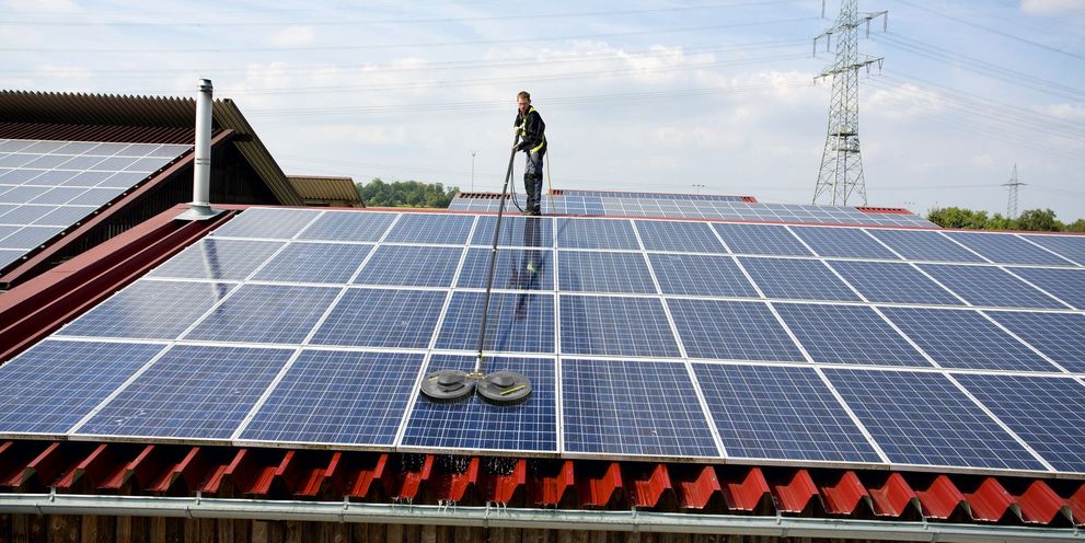 Kärcher: Cleaning solar and photovoltaic systems
