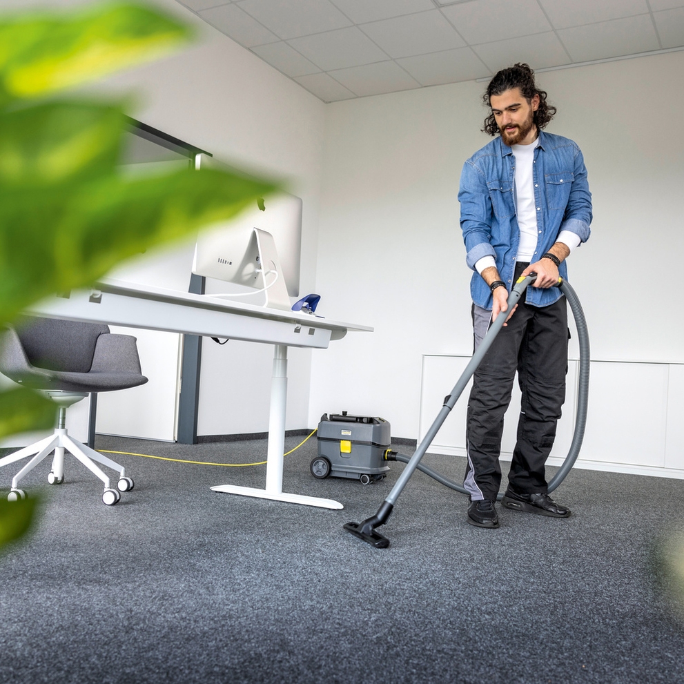 Vacuum cleaning with T 10 1 corded in office space Vacuum cleaning with T 10 1 corded in office space