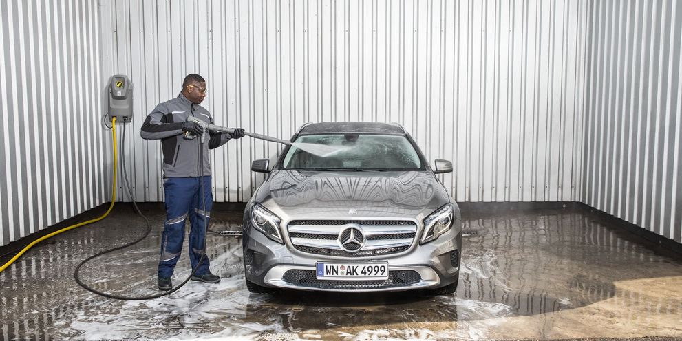 Parts cleaning with a high-pressure cleaner