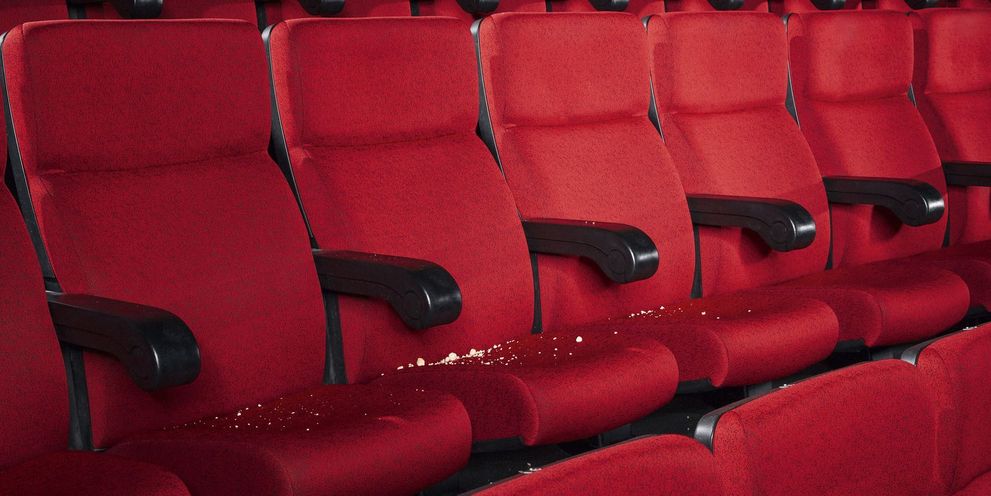 Cleaning a theatre with a dry vacuum cleaner Cleaning a theatre with a Kärcher dry vacuum cleaner