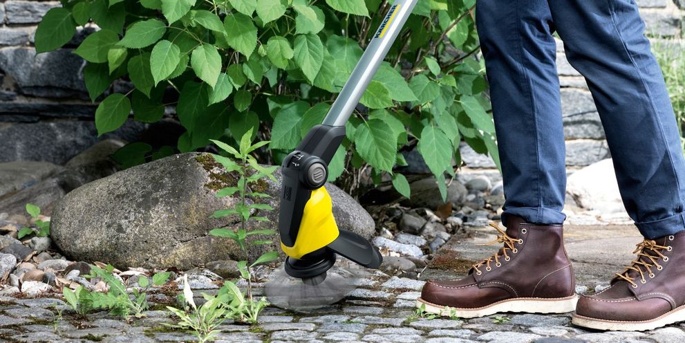Kärcher: Removing weeds