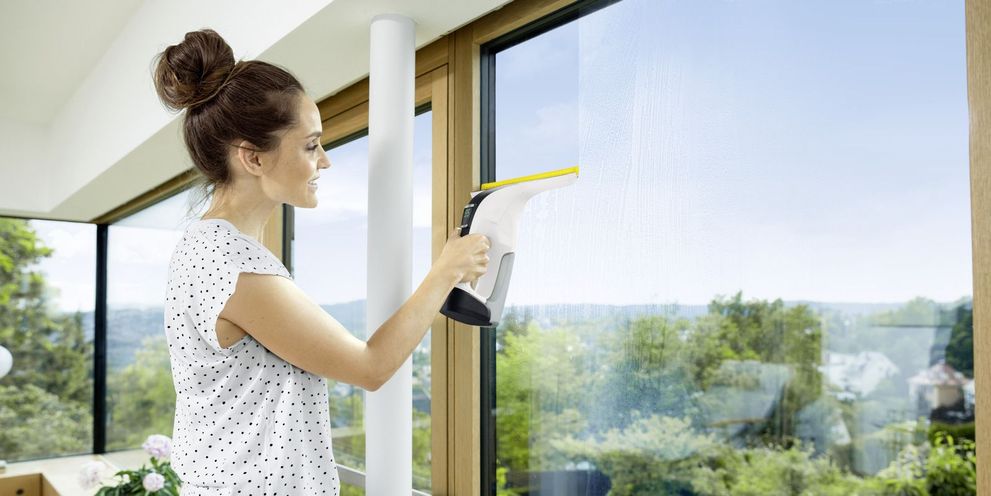 Cleaning windows Tips on cleaning windows with a Kärcher device