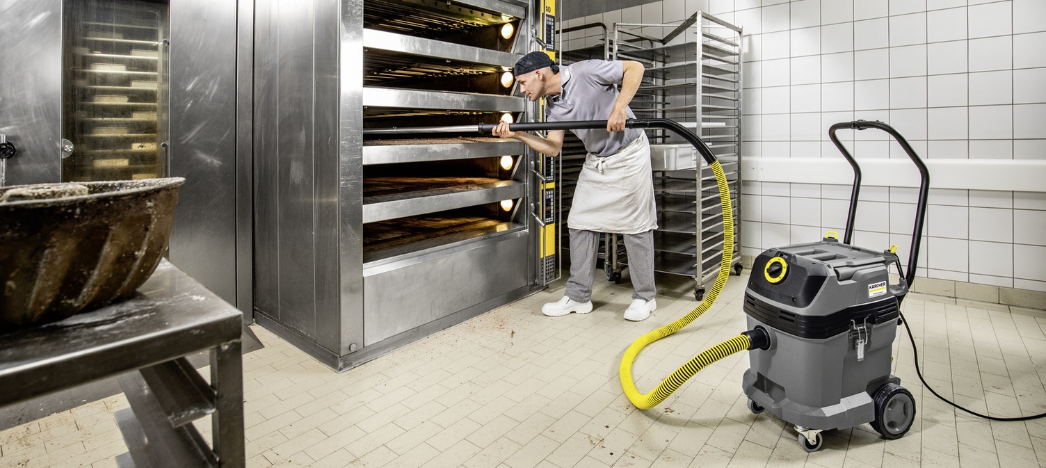 The Baker Vacuum NT 40/1 Tact Bs in use