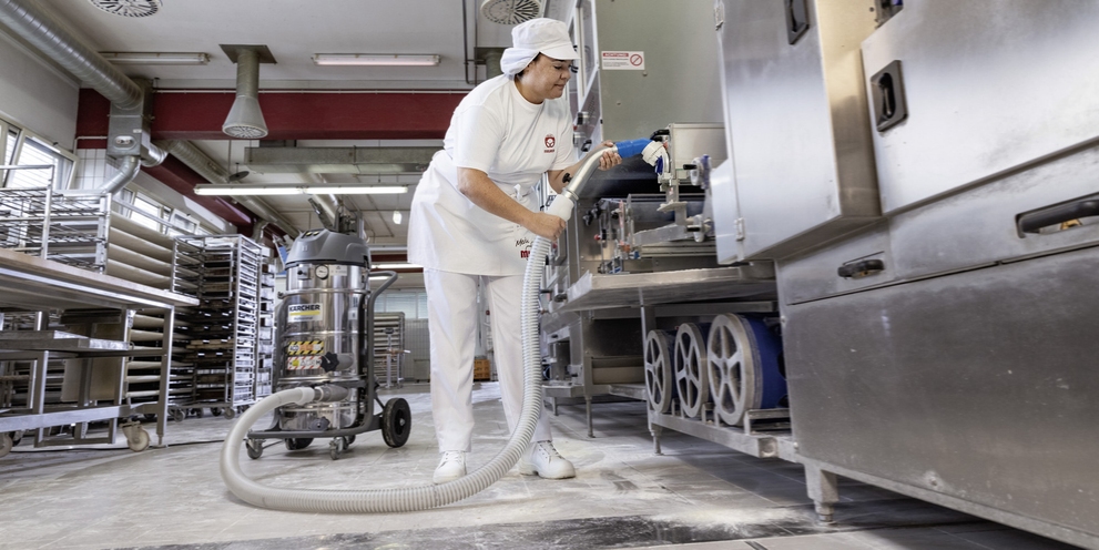 Industrial vacuum cleaner in use