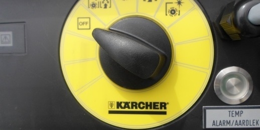 Besturingspaneel op een Kärcher veegmachine