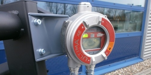 Display gemonteerd op een machine