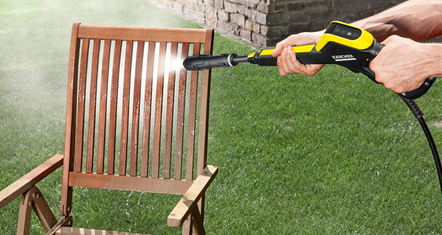 Kärcher tip: Putting garden furniture away for the winter
