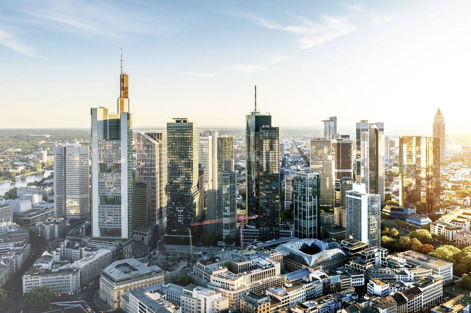 Kärcher municipal machines are also suitable for large cities and metropolises