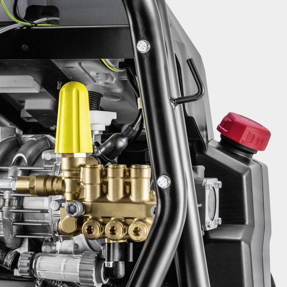 Interior of the middle class Classic hot water high-pressure cleaners