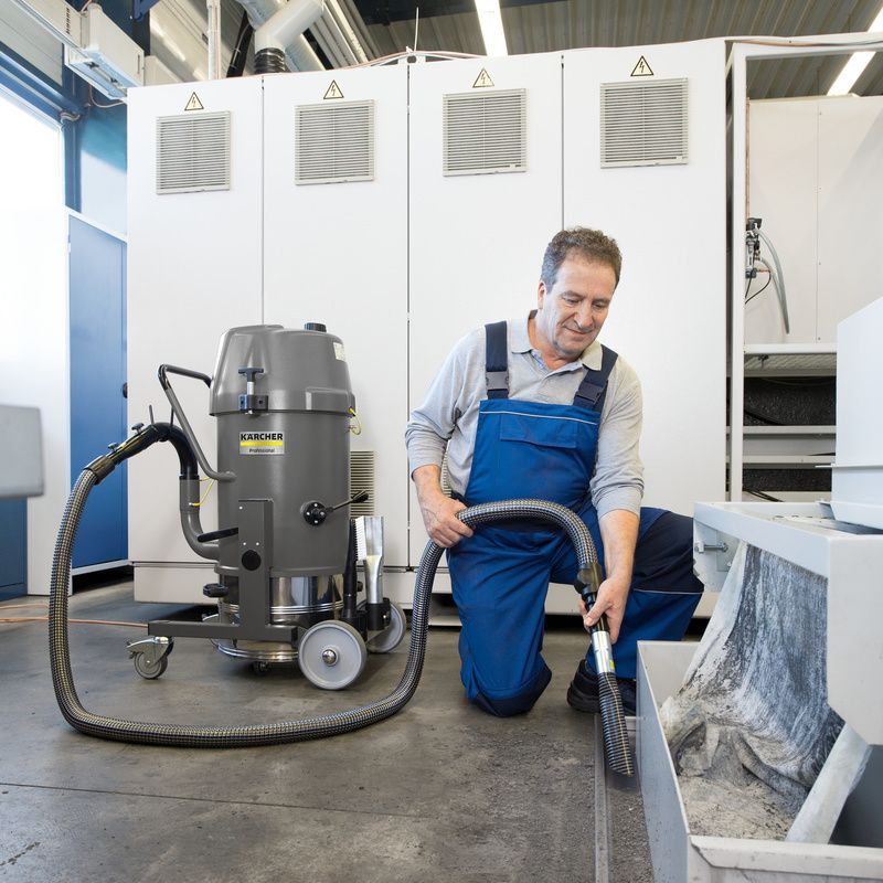 KÄRCHER INDUSTRIAL VACUUM CLEANERS FOR SOLIDS/DUSTS
