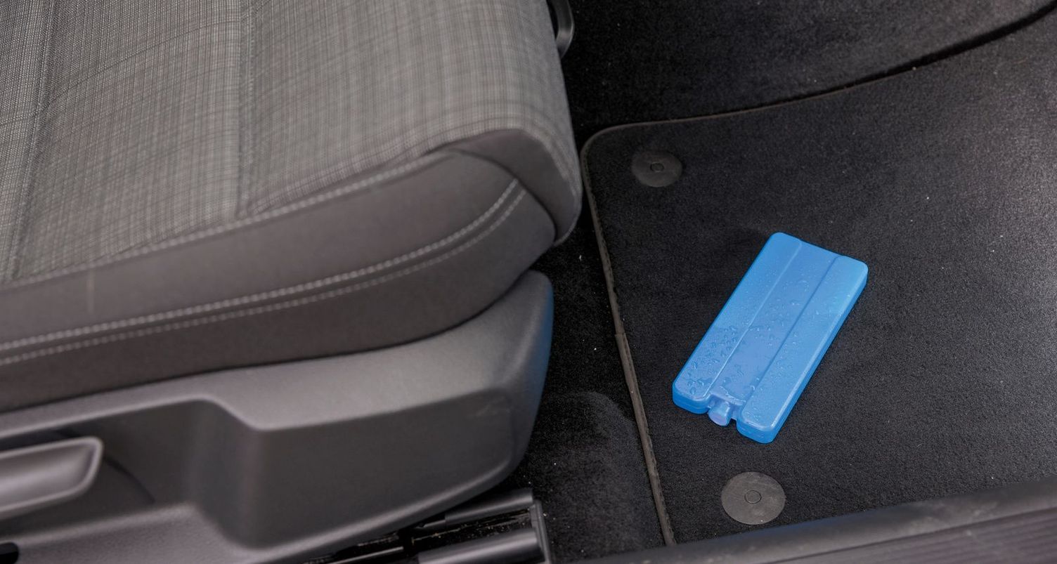 Kärcher tip: Remove chewing gum from the floormat using a freezer pack