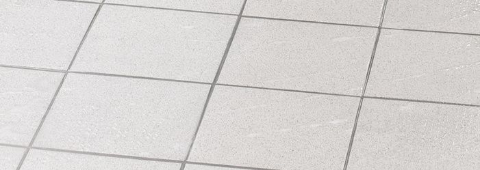 Cleaning fine stoneware tiles with Kärcher equipment