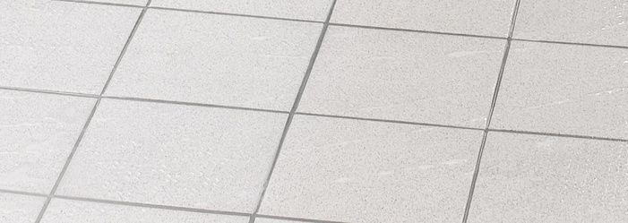 Cleaning fine stoneware tiles with Kärcher equipment