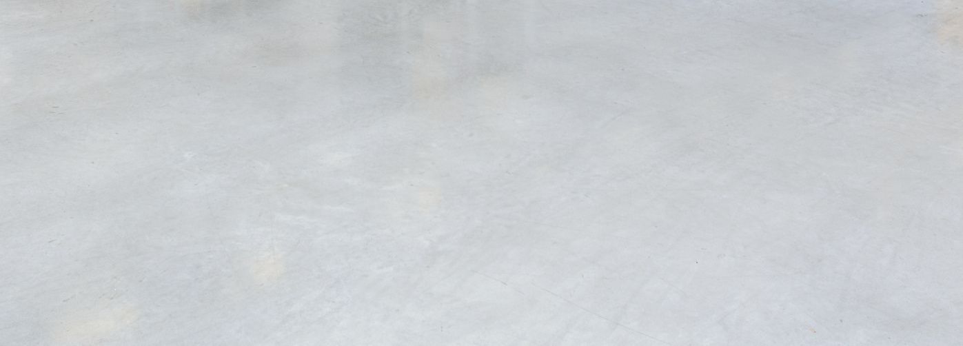 Cleaning cement screed with Kärcher equipment