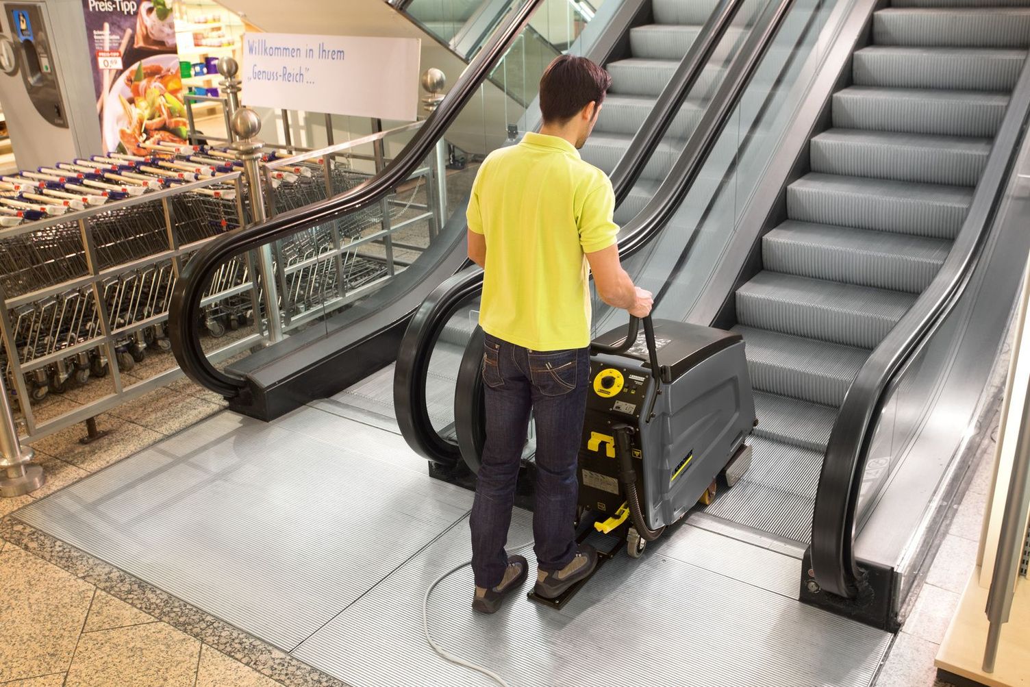 Cleaning of escalators