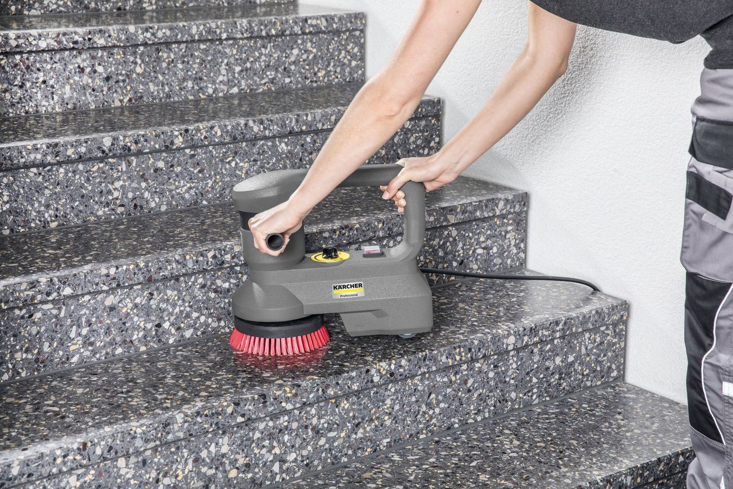 Cleaning steps with a mini-scrubber