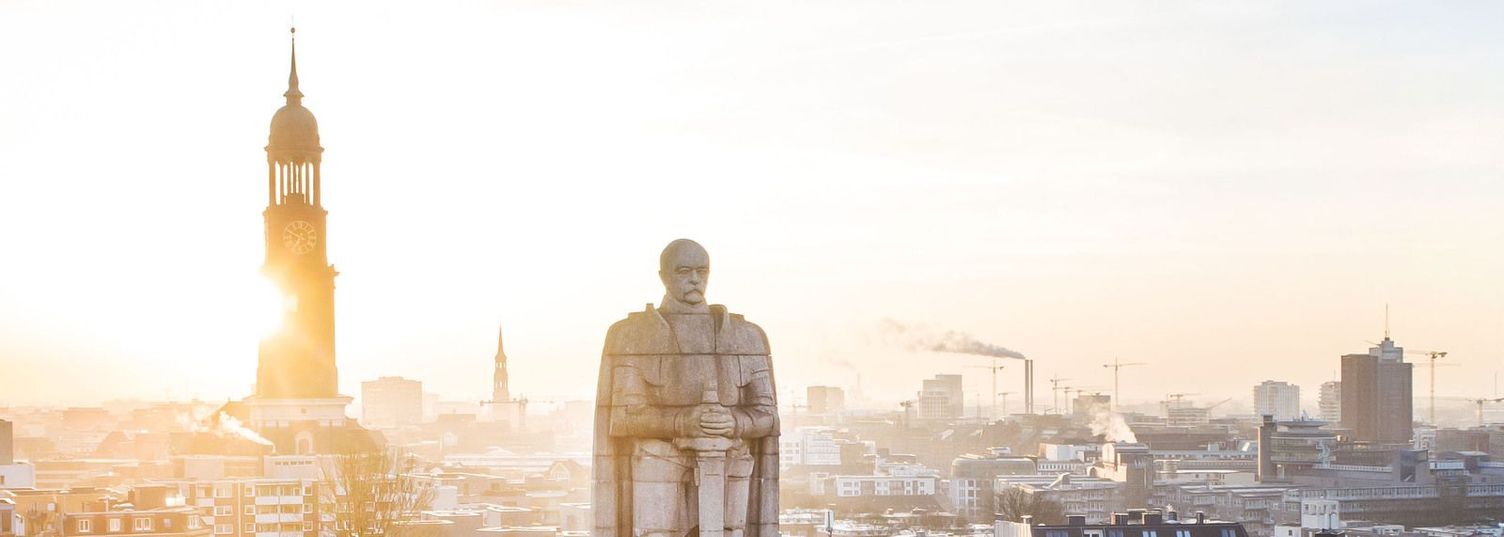 Cleaning and restoration of a statue