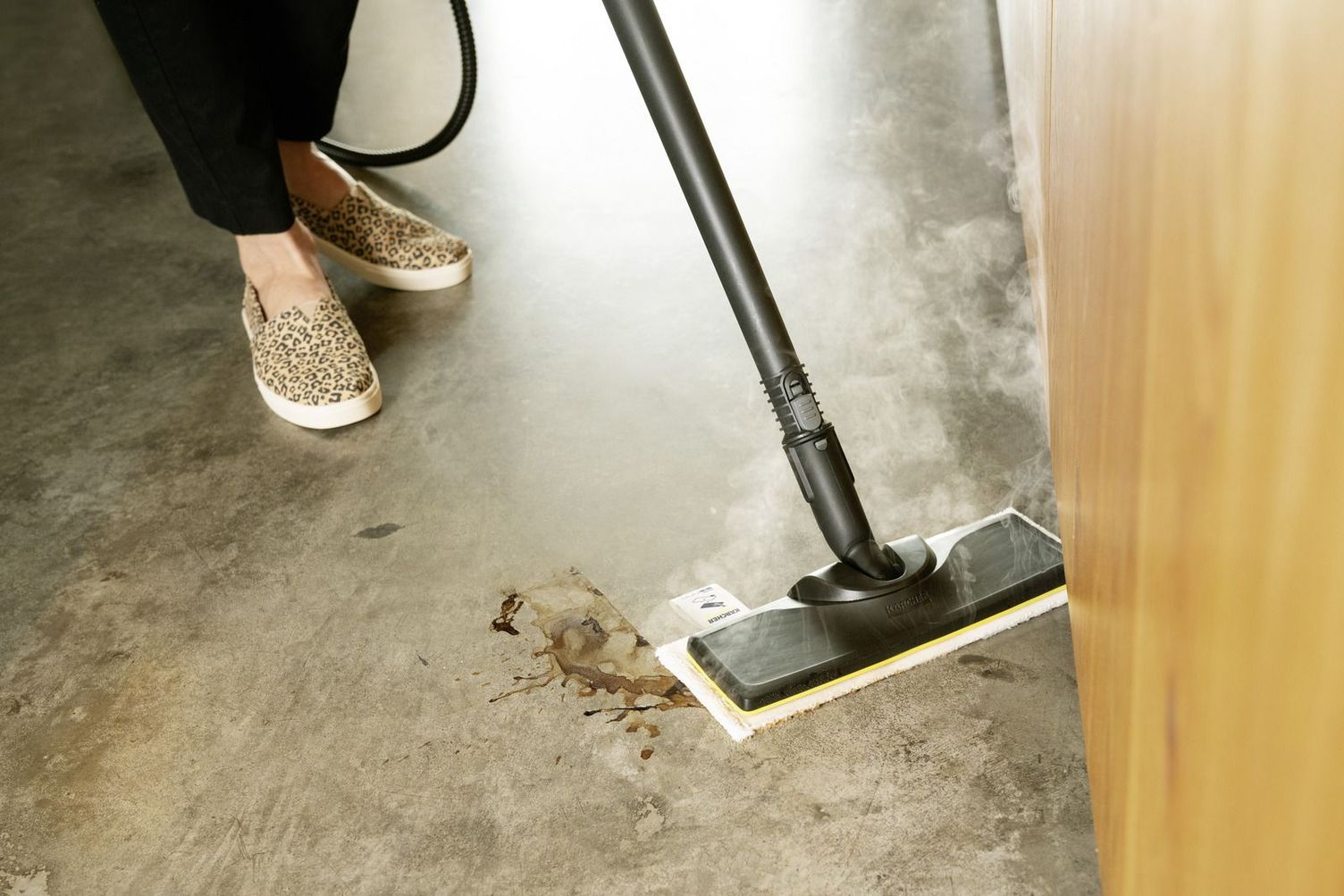 Cleaning PVC with a steam cleaner