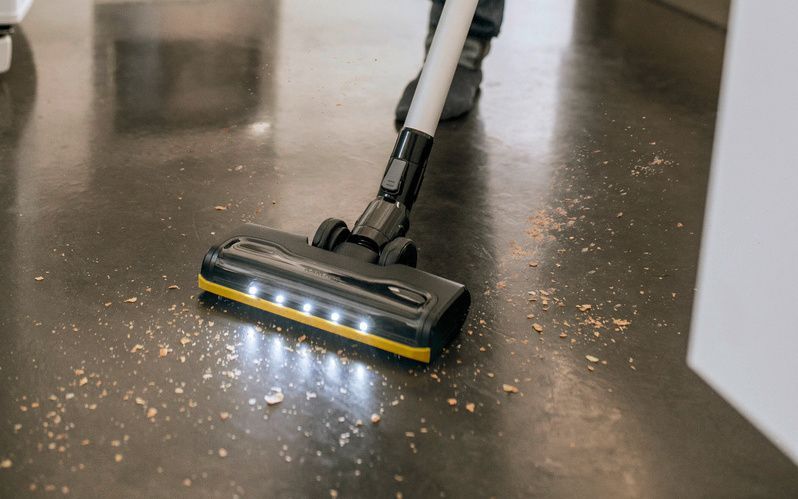 Motorised floor nozzle