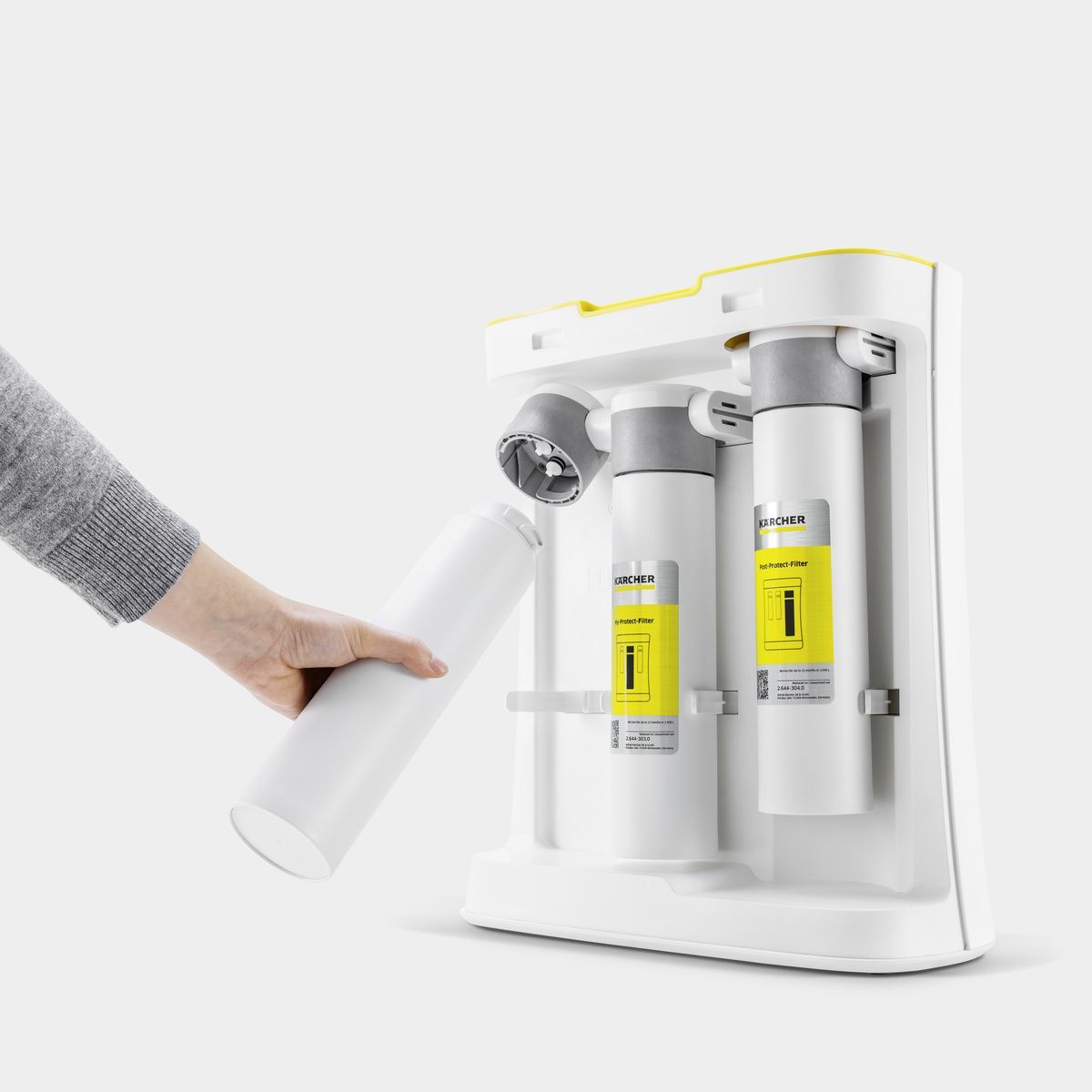 Changing the filter of the Kärcher water filter