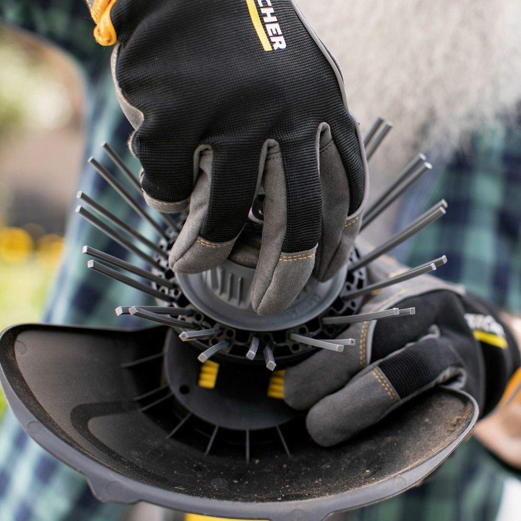 Bristle replacement without tools WRE Bristle replacement without tools battery weed remover WRE